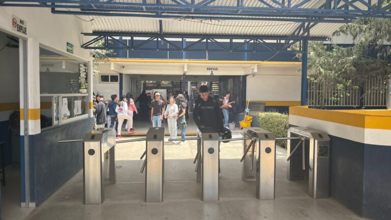 Continúa proceso de preinscripción en la Preparatoria 3