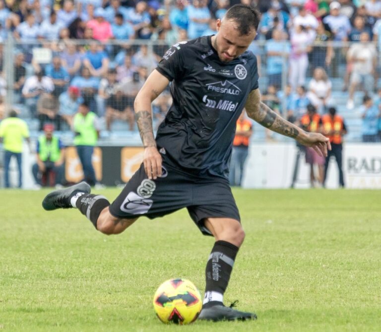 Brian Figueroa en el 11 ideal de la Liga Expansión