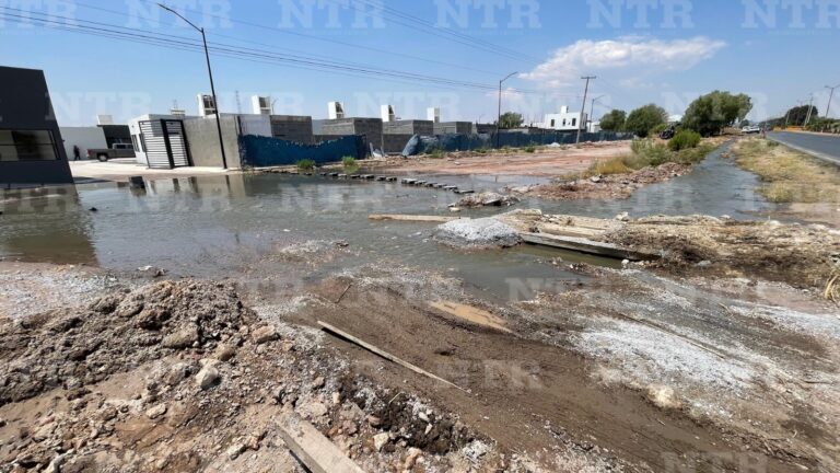 Se inunda la Del Valle de aguas residuales