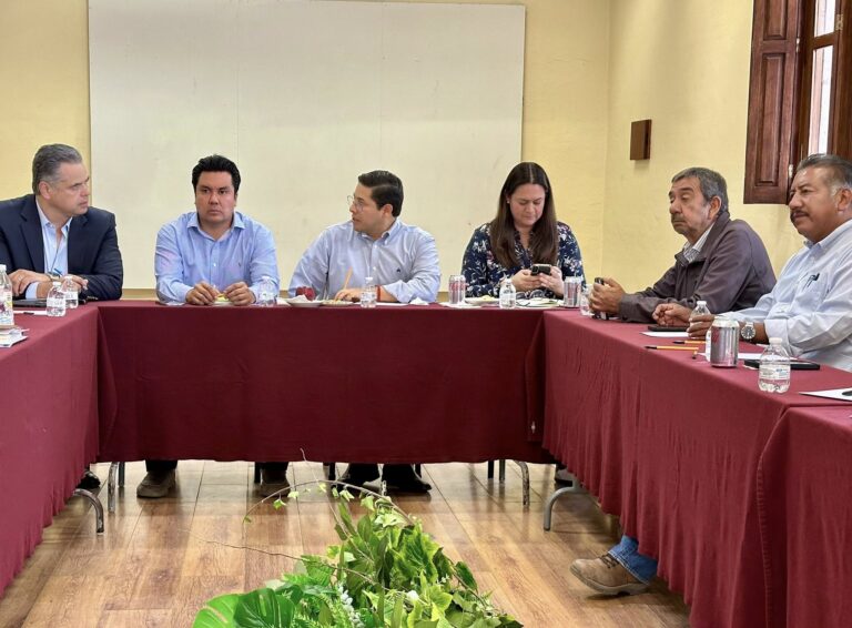 Liberan mina Frisco; inician negociaciones