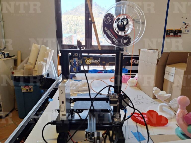 Invitan a jóvenes a crear piezas impresas en 3D