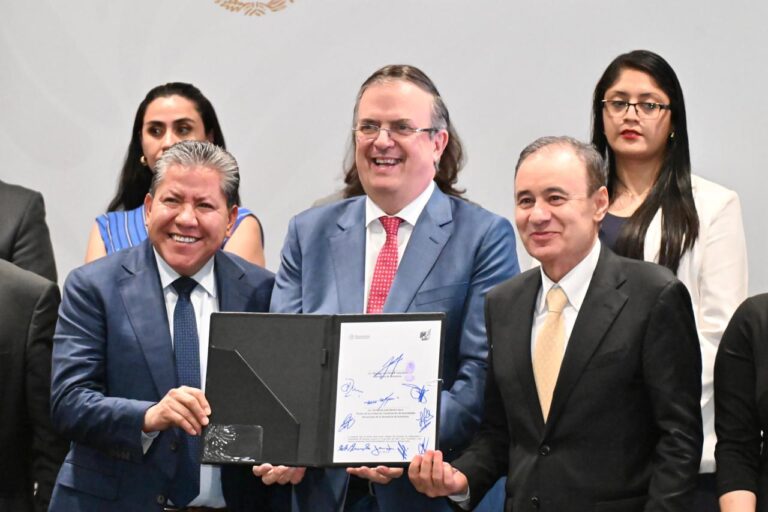 Firma DMA convenio en favor de la minería
