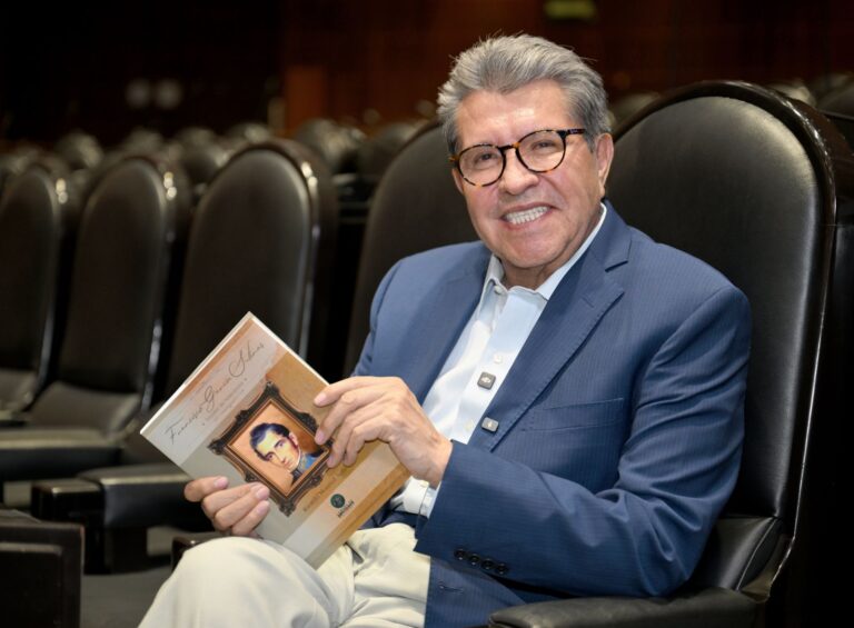 Destaca Ricardo Monreal la labor de DMA en su nuevo libro