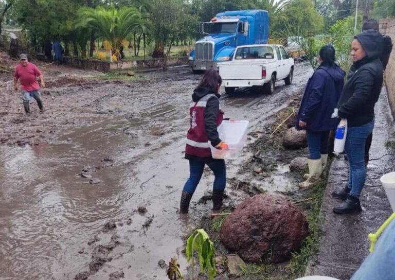 Se desborda el río y afecta a Las Palmas en Tlaltenango