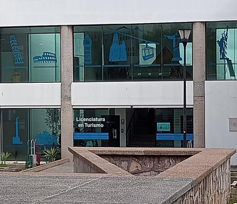 Invitan a cursar la Licenciatura en Turismo en línea