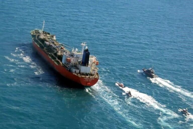 Amenaza Irán ahorcar petróleo y economía