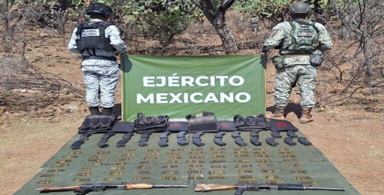 Aseguran armas y equipo táctico en Villanueva