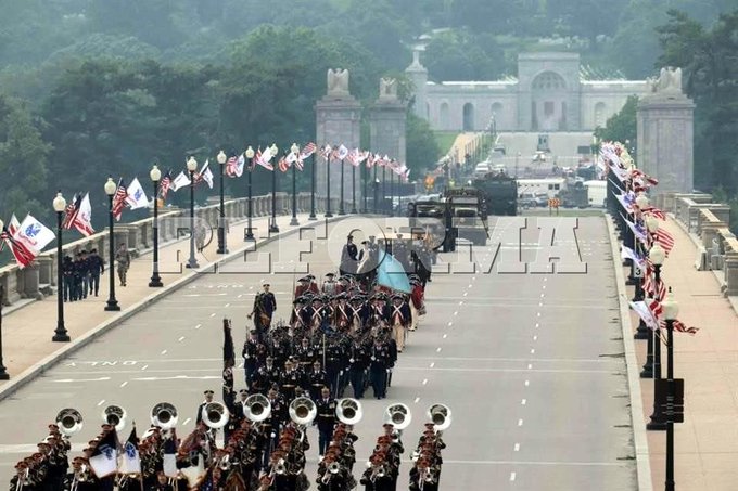 Invitará Sheinbaum a Poderes solo a desfile militar