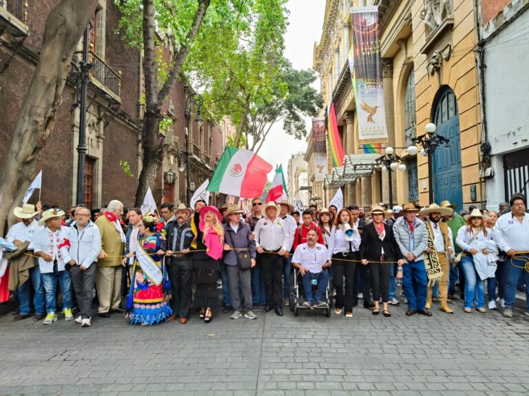La fuerza de la tradición toma el Zócalo