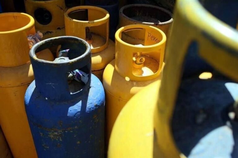 Multan a gasera por llenado ilegal de tanques