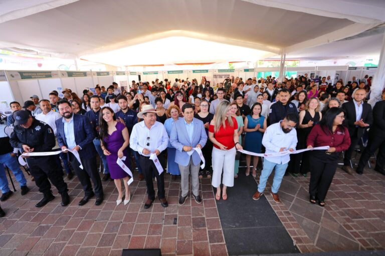 Participan más de 21 empresas en Feria del Empleo