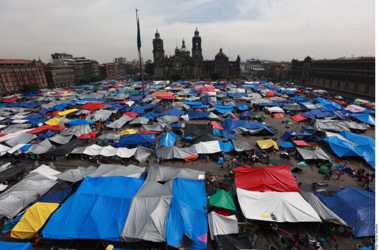 Pide CNTE-Oaxaca retiro del plantón del Zócalo