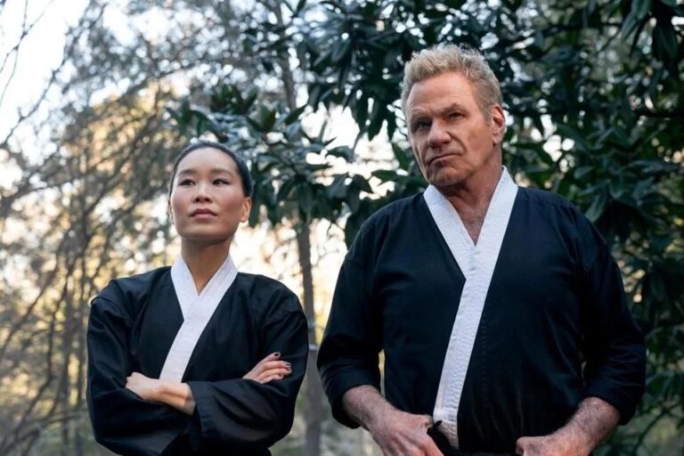 Se disculpa Martin Kove por morder a actriz de ‘Cobra Kai’