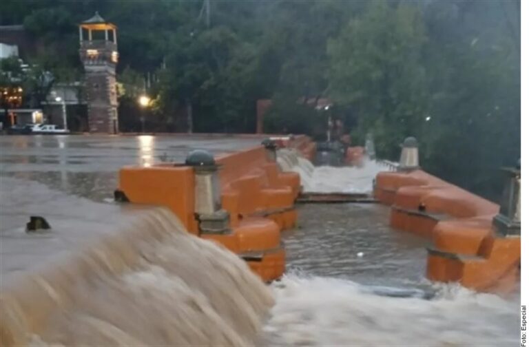 Se inunda Guanajuato tras desborde de presas