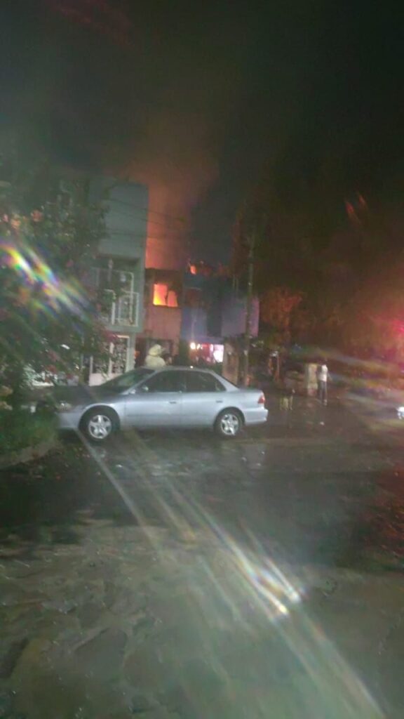 Se incendia casa en Ojocaliente; mujer resulta lesionada