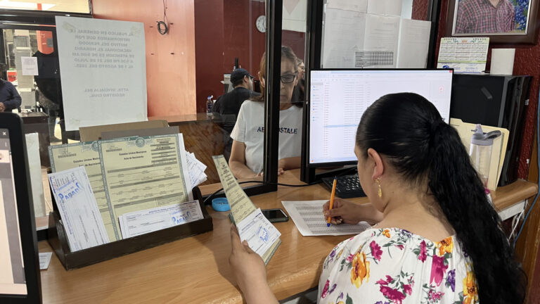 Dan identidad legal a hijos de jornaleros