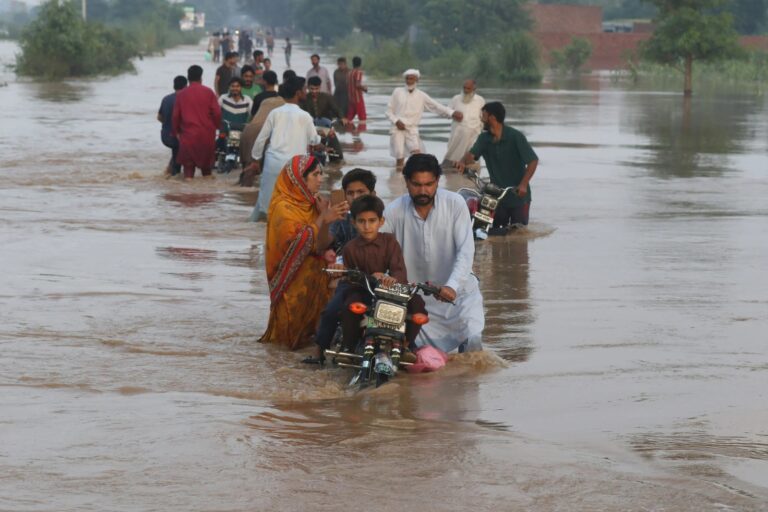 Deja quince muertos las inundaciones en el este de Pakistán