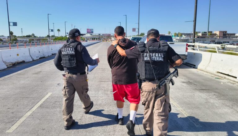 Detienen y entregan a homicida; era buscado por la Interpol