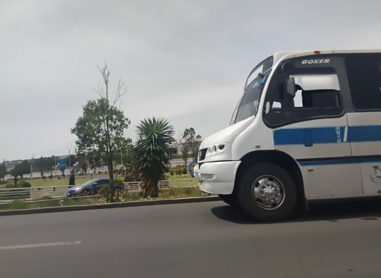 Dividen unidades de Ruta 1 para ampliar servicio