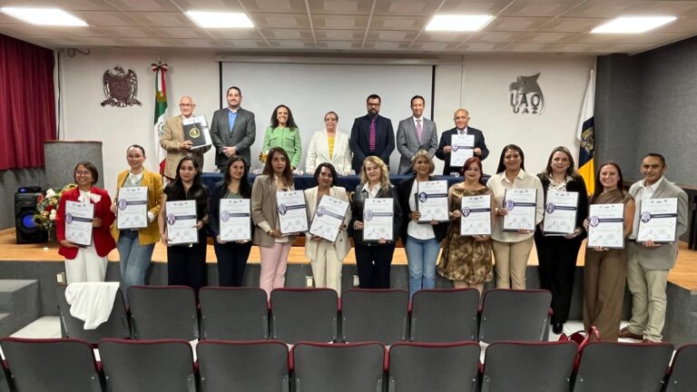 Finaliza 2do diplomado de Odontopediatría