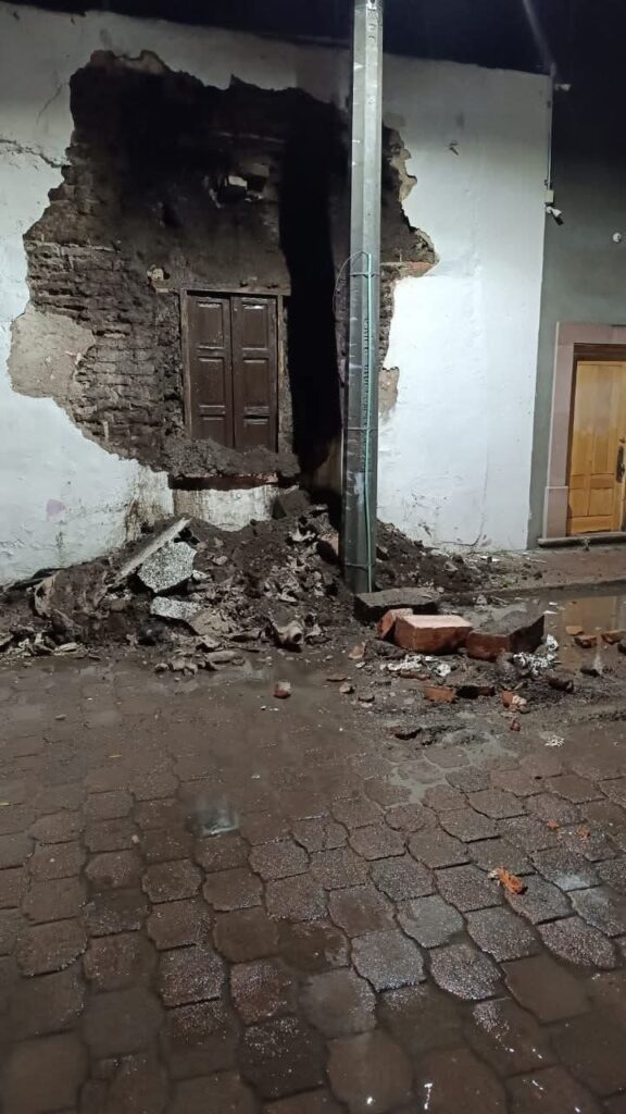 Lluvias causan afectaciones; mantienen alerta amarilla