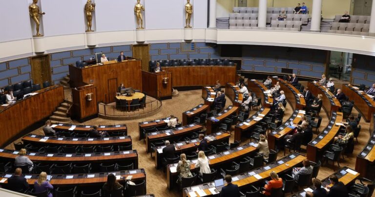 Muere un diputado finlandés en la sede del Parlamento