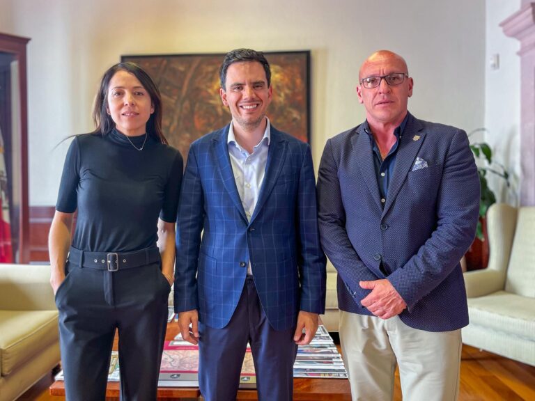 Prometen pago a IZC; acuerdan liberar museos