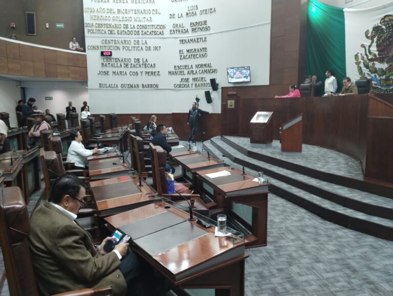 Recrimina diputado falta de pago al magisterio
