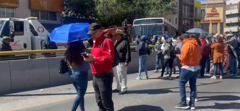 Retiran protesta; no hay para tecnológicos