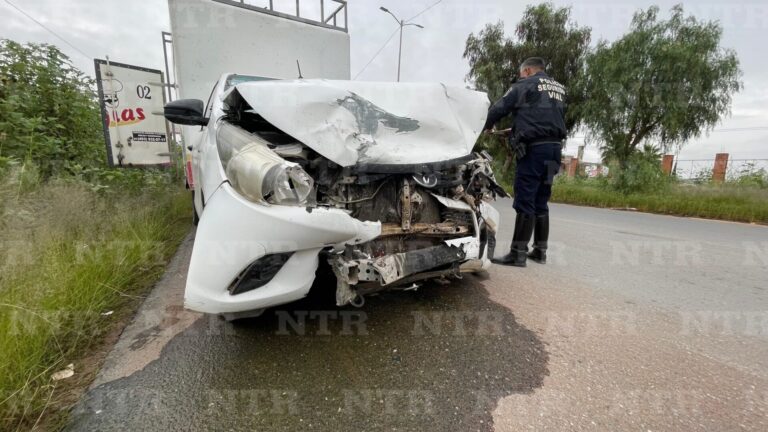 Aparatoso choque deja una mujer lesionada