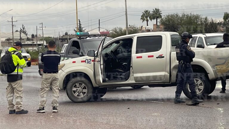 Conductor causa accidente en avenida Enrique Estrada