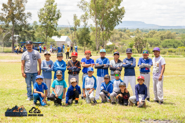 Black Mountain, campeón de triangular de béisbol