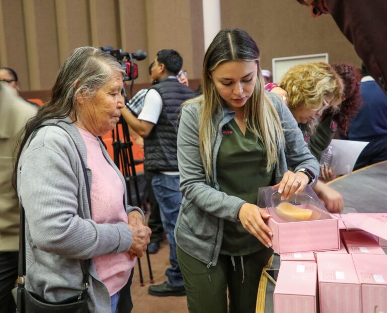 Abrirán registro para otorgar prótesis de mama sin costo