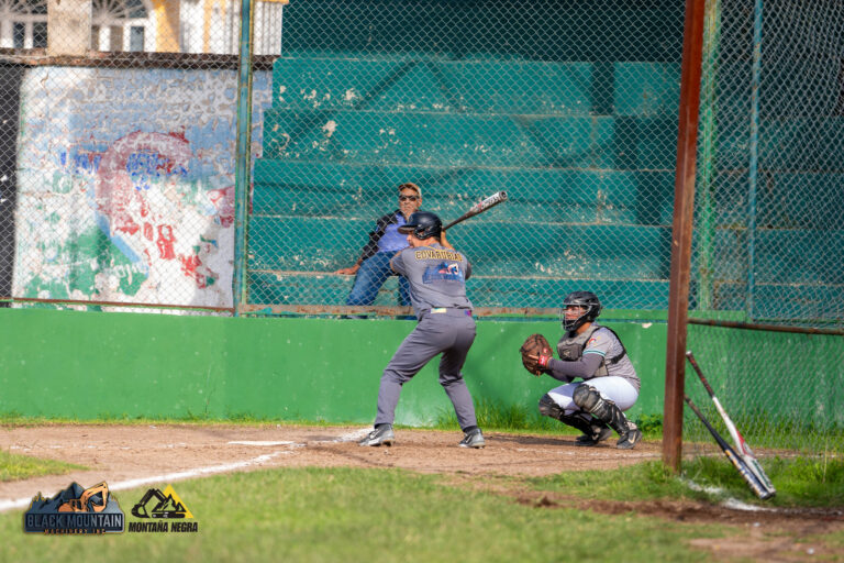 Black Mountain Domina y Derrota a Cachorros T.