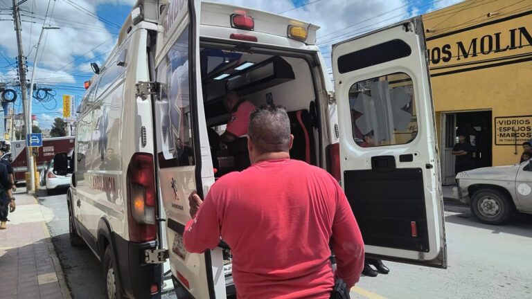 Hombre recibe descarga eléctrica en azotea de iglesia
