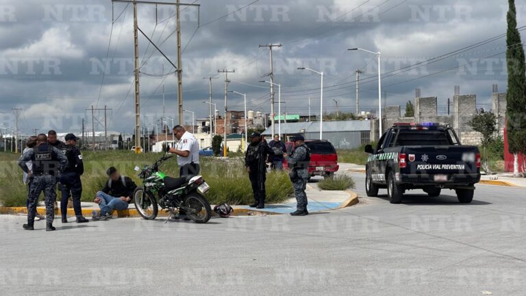 Chocan motociclistas en la Pedro Valtierra
