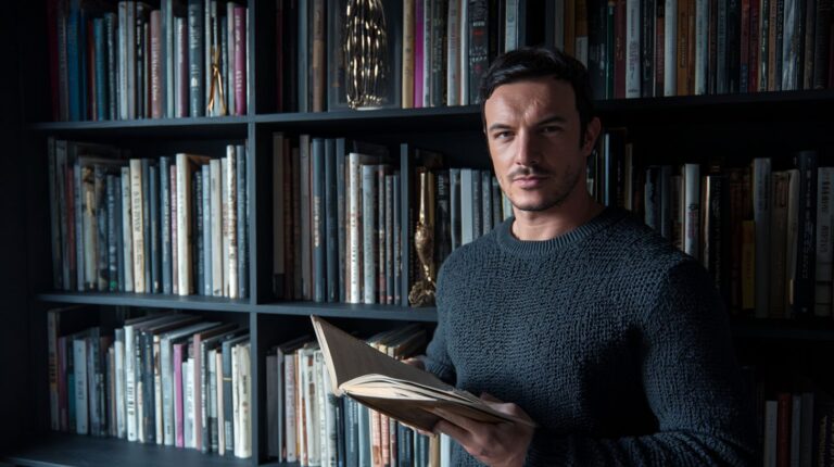 Comparte Carlos Raphael de la Madrid significado del Premio Nacional de Artes y Literatura