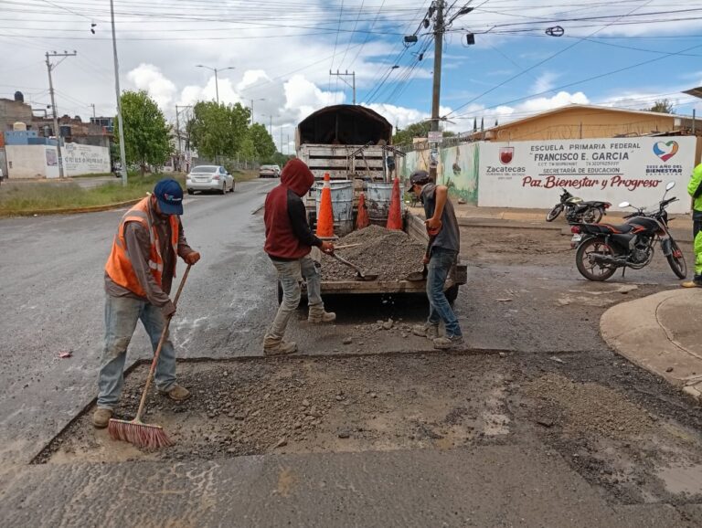 Continúan trabajos de bacheo en Guadalupe