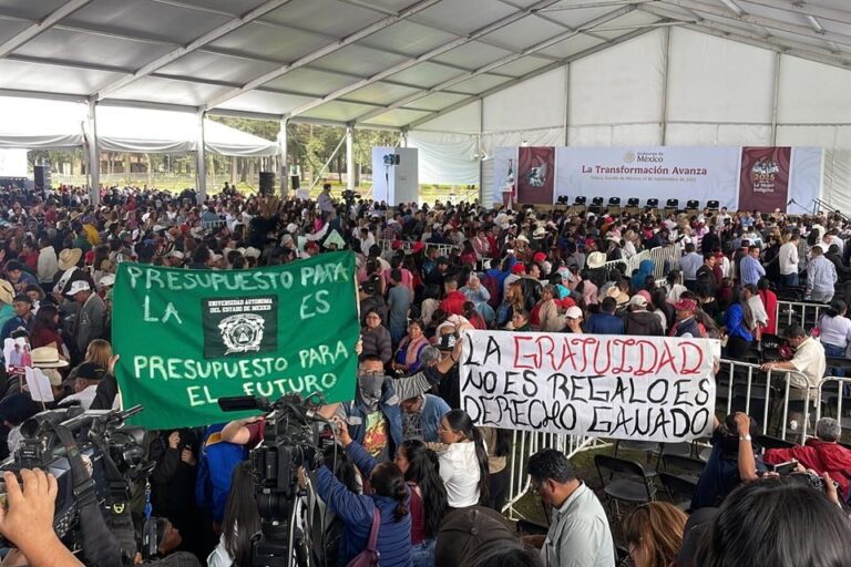 Da CSP discurso en Toluca con un público dividido