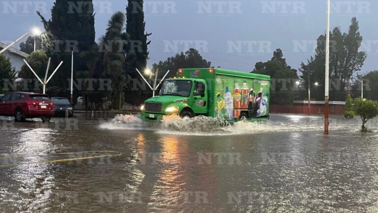 Intensa lluvia provoca inundaciones en Fresnillo