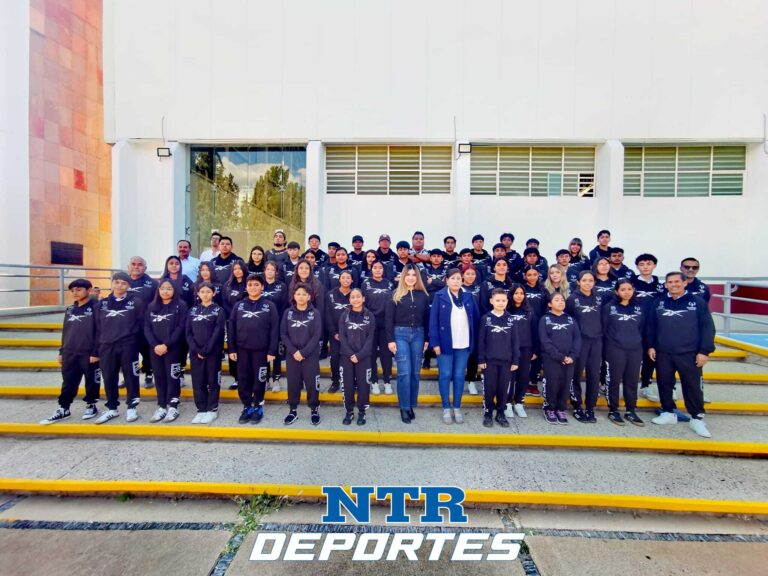 Entregan uniformes a deportistas de los Juegos Nacionales Populares