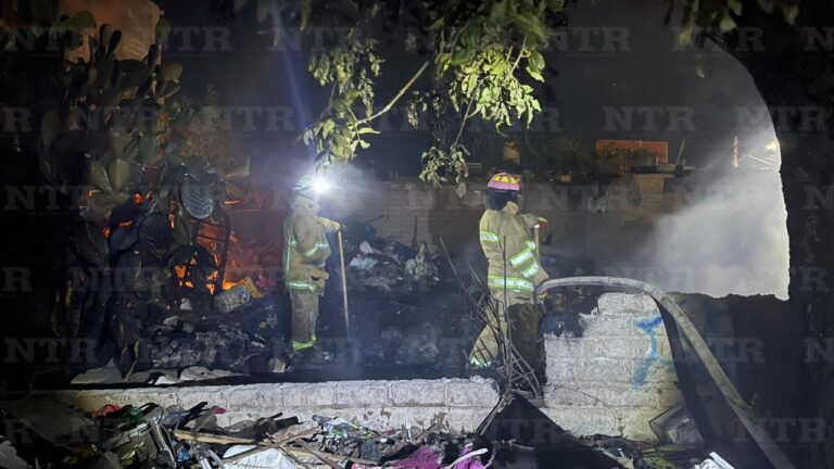 Controlan incendio de casa abandonada en Fresnillo