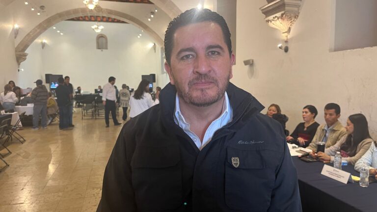 Funcionario, bajo investigación por robo millonario