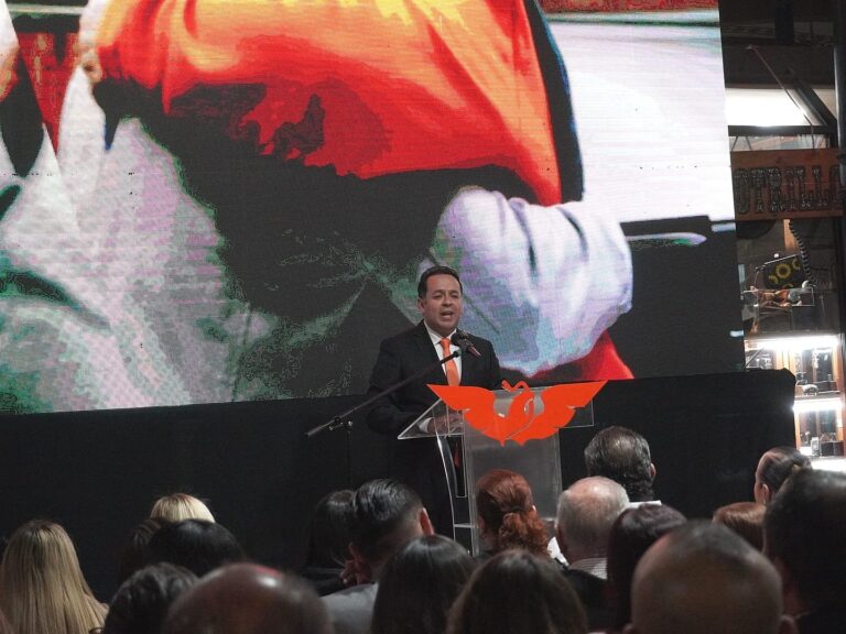 Presenta cuentas el diputado Marco Vinicio Flores