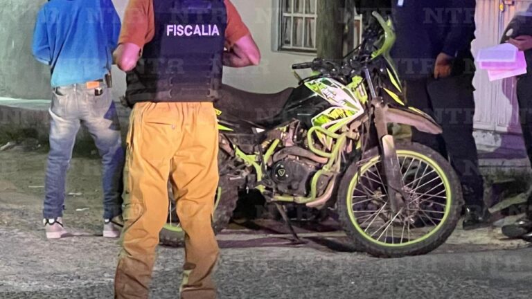 Aparatoso choque entre motos deja tres heridos