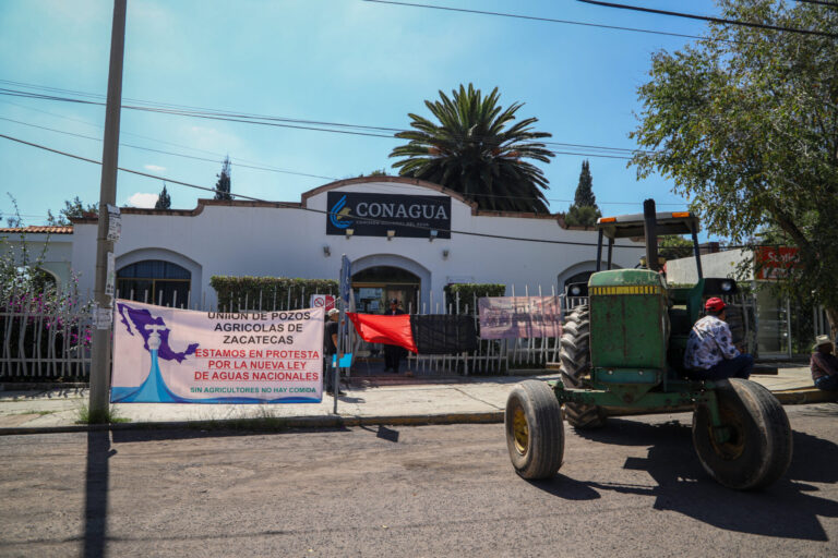 Amagan agricultores con bloqueos para el lunes