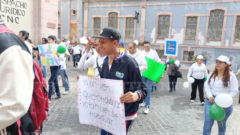 Marchan por la inclusión laboral