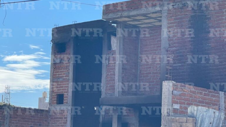 Controlan incendio en construcción en obra negra