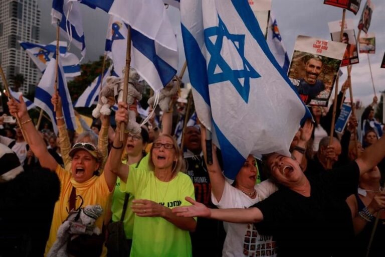 Libera Hamas a rehenes tras dos años de guerra