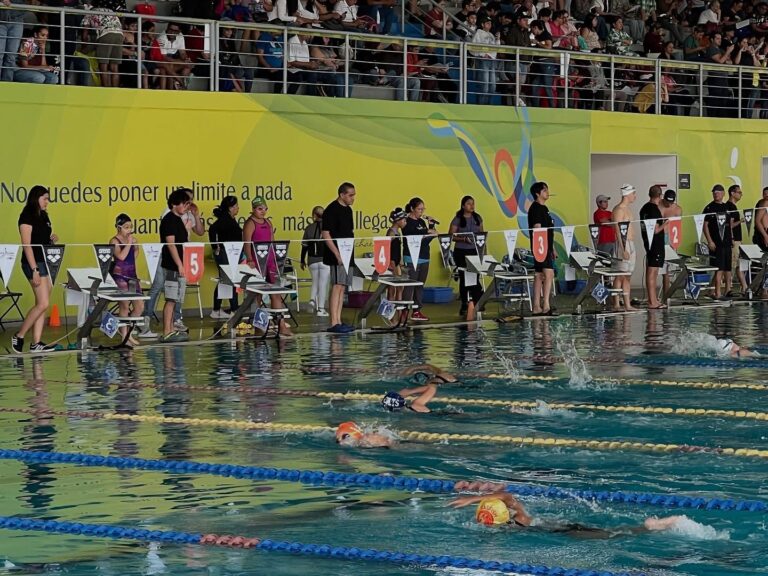 Nadadores zacatecanos triunfan en 3ª Copa La Loma